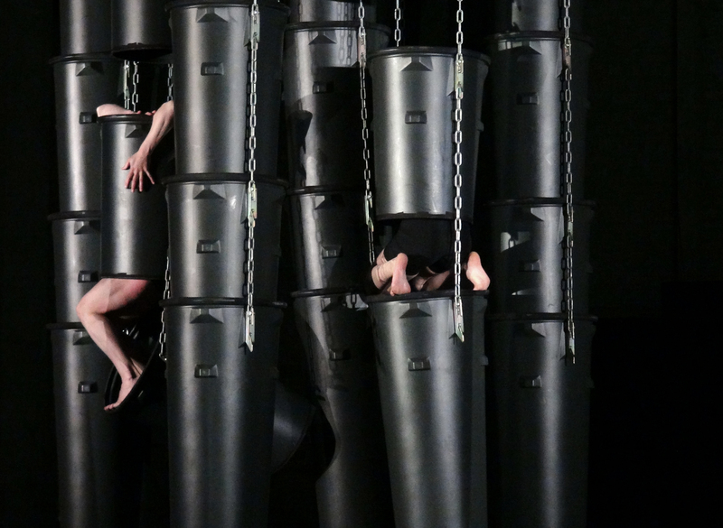 SASKIA HÖLBLING / DANS.KIAS (AT) bodies in tubes 