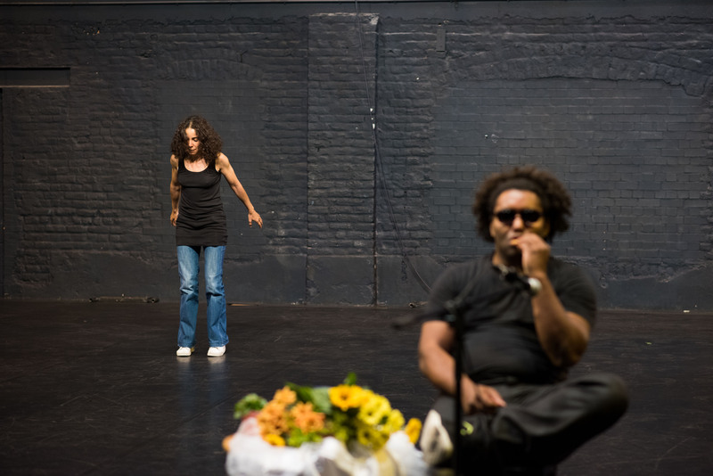 TAOUFIQ  IZEDDIOU  (MA) / MERYEM JAZOULI  (MA) / ELISABETH B. TAMBWE  (CG/FR/AT) Devine qui vient danser ce soir? 