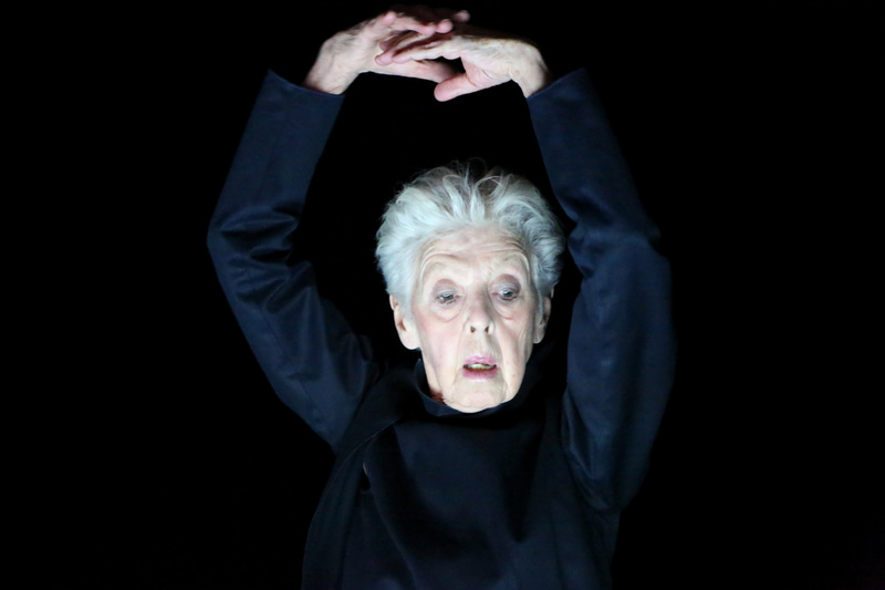 ESZTER SALAMON - MONUMENT 0.1: Valda & Gus