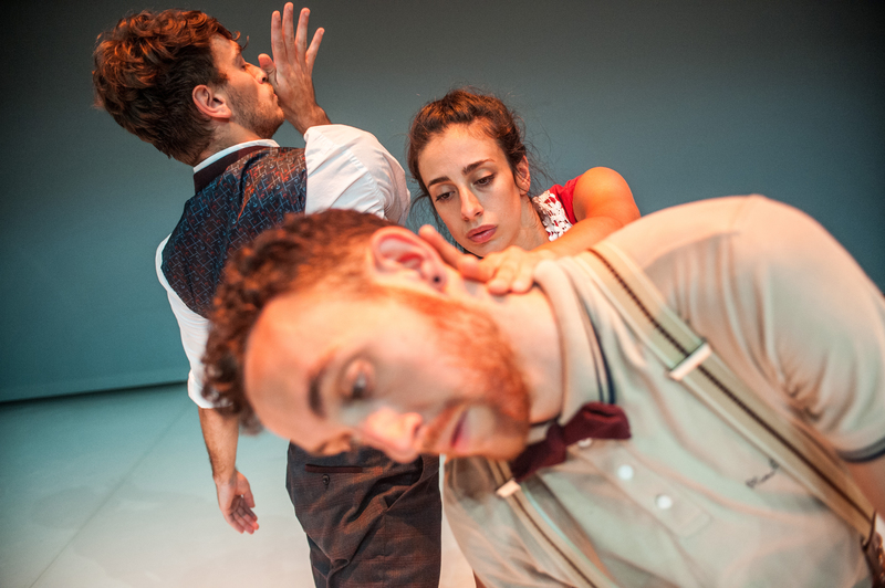 ARGE tanz: cieLaroque/helene weinzierl | Hungry Sharks